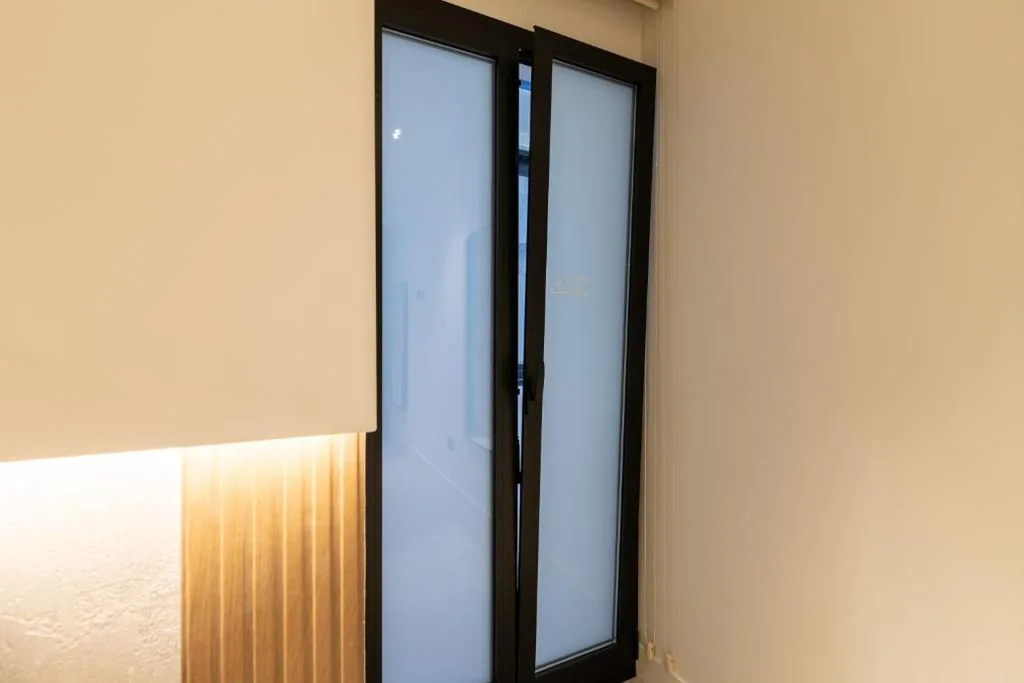 Habitación Doble con baño privado — Moontels Colón