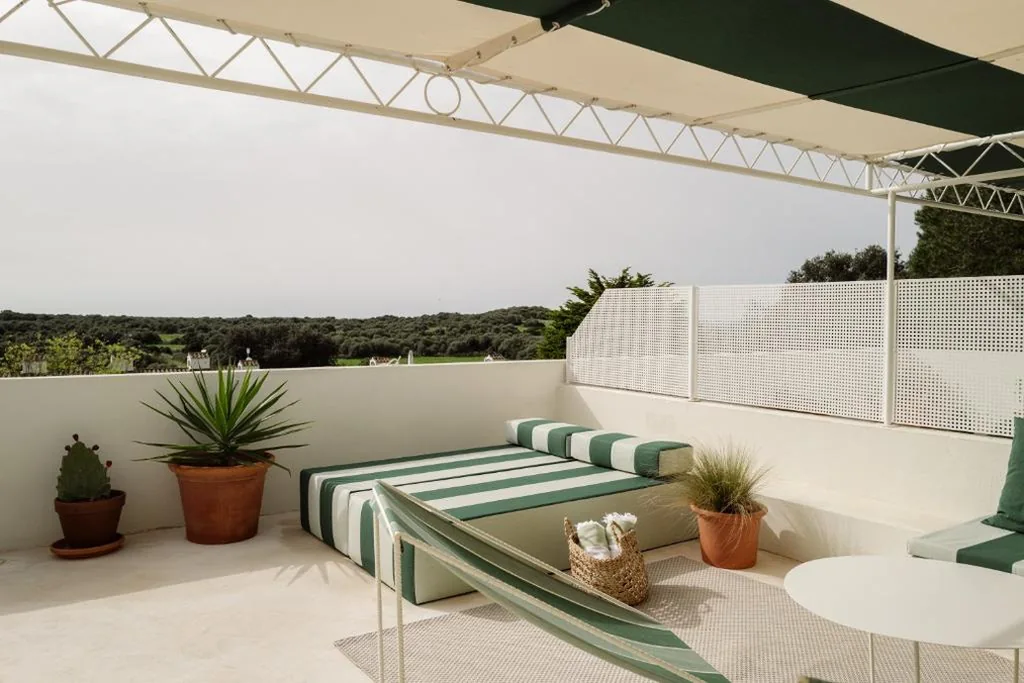 Habitación Doble Deluxe con balcón — Morvedra Nou Luxury Boutique Hotel - Adults Only