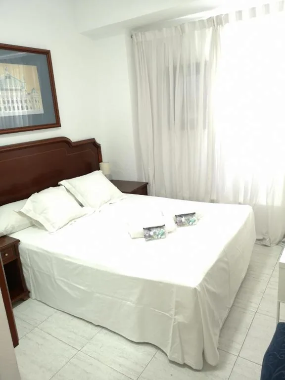 Habitación Doble Estándar con baño compartido — Motel lavapies