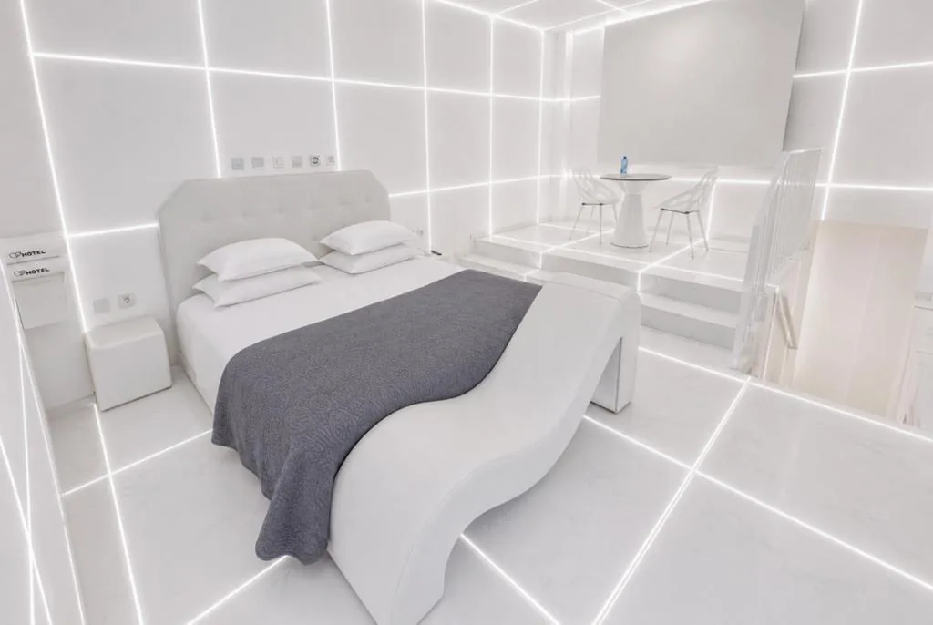Suite mit privatem Pool — Motel Venus Madrid Norte