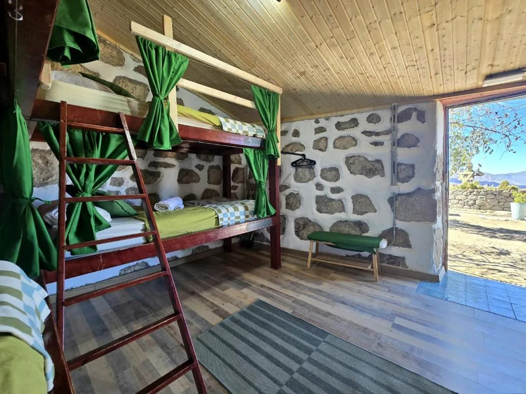 男女共用4ベッドルームのベッド — Mountain Hostel&House Finca La Isa by Rose