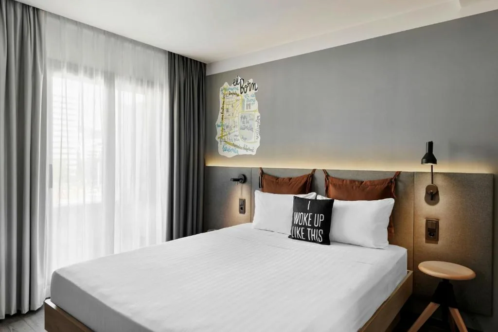 Camera Executive Moxy Mega Sleeper con accesso alla lounge — Moxy Barcelona
