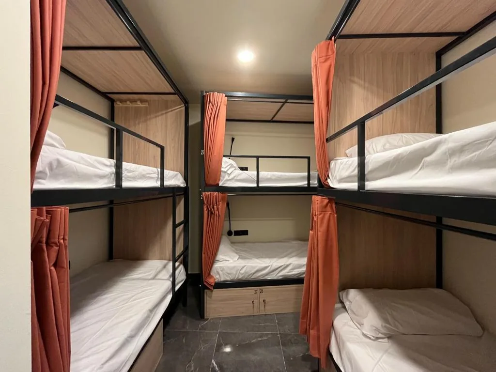 Cama en habitación compartida de 6 camas — Multi Hostel Lavapies