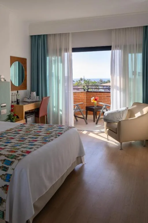 Camera doppia Superior con vista sulla piscina — MUR Neptuno Gran Canaria - Adults Only
