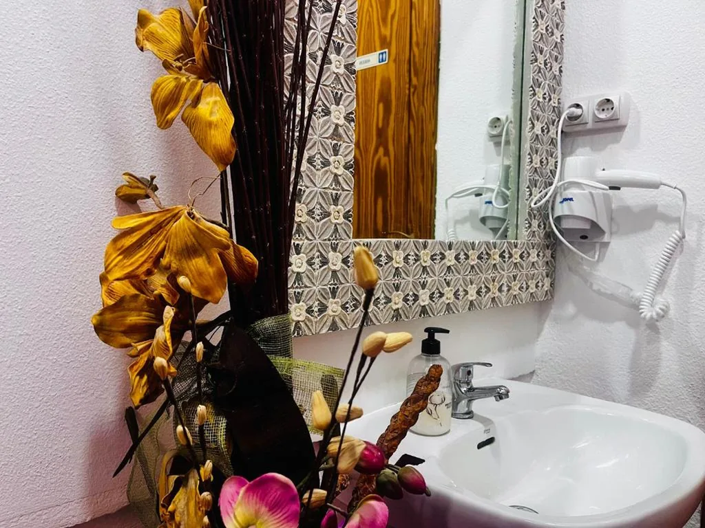 Quarto Familiar com Casa de Banho Privativa — Museo