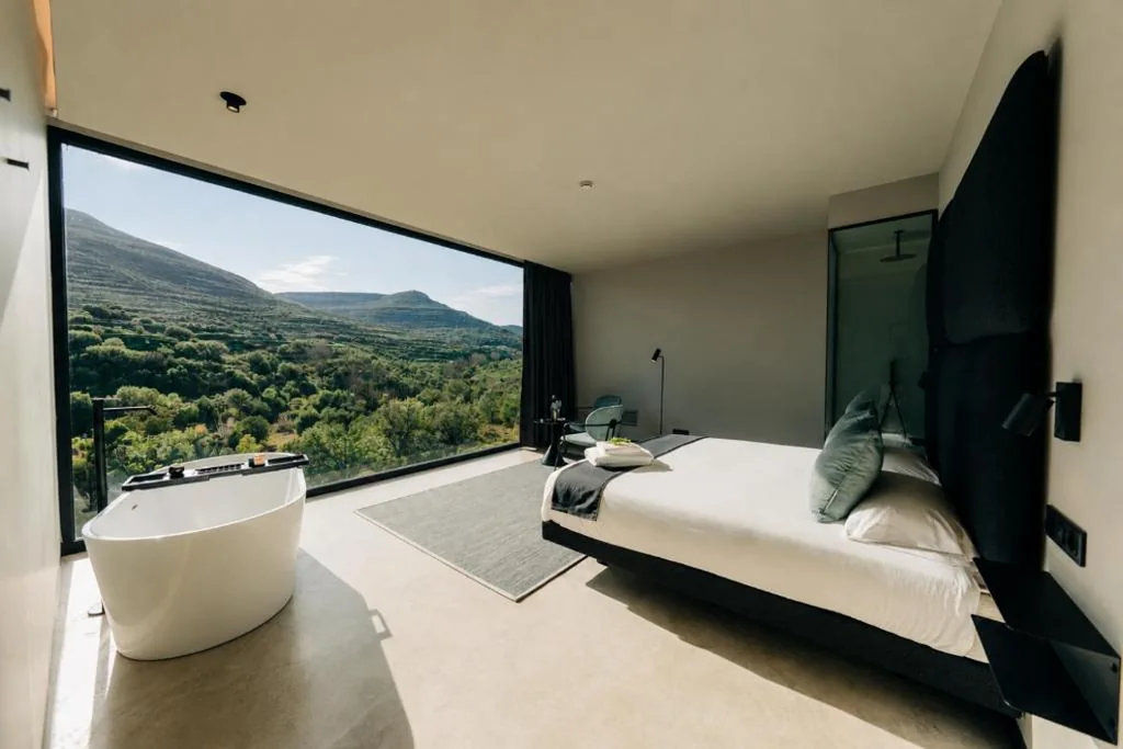 MUUN Landscape Hotel