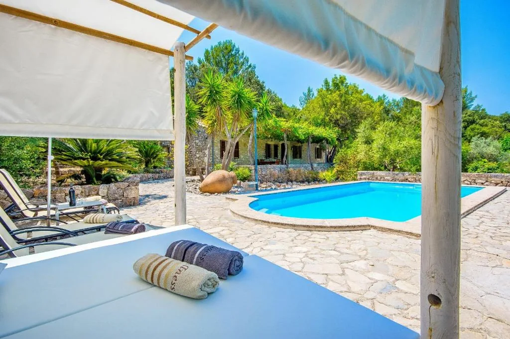Villa — Na Garrovera