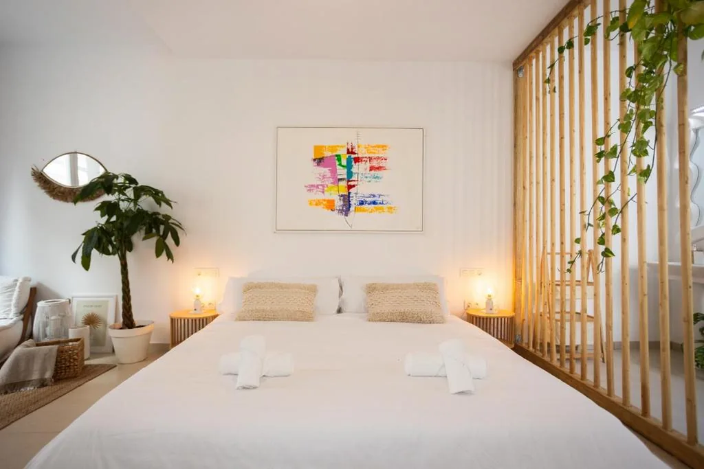 Camera doppia con bagno in comune — Naim Guest House Cala Del Moral - Adults only