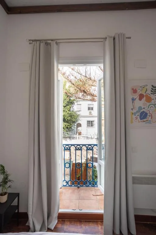 Camera doppia con balcone — Naim Guest House Malaga Centro - Adults only