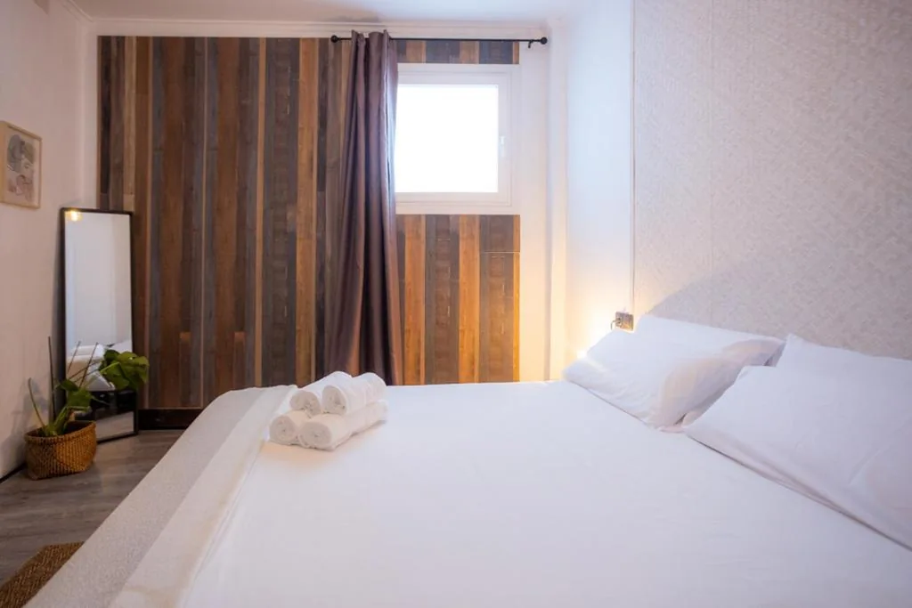Camera doppia Deluxe con vasca — Naim Guest House Malaga Centro - Adults only