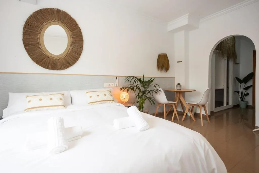 Monolocale Superior — Naim Guest House Nerja - Adults only