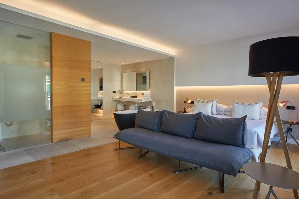 Suite con bañera — Nakar Hotel