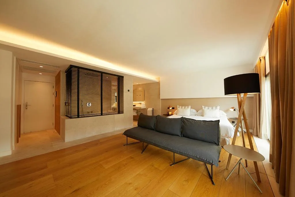 Suite con bañera — Nakar Hotel
