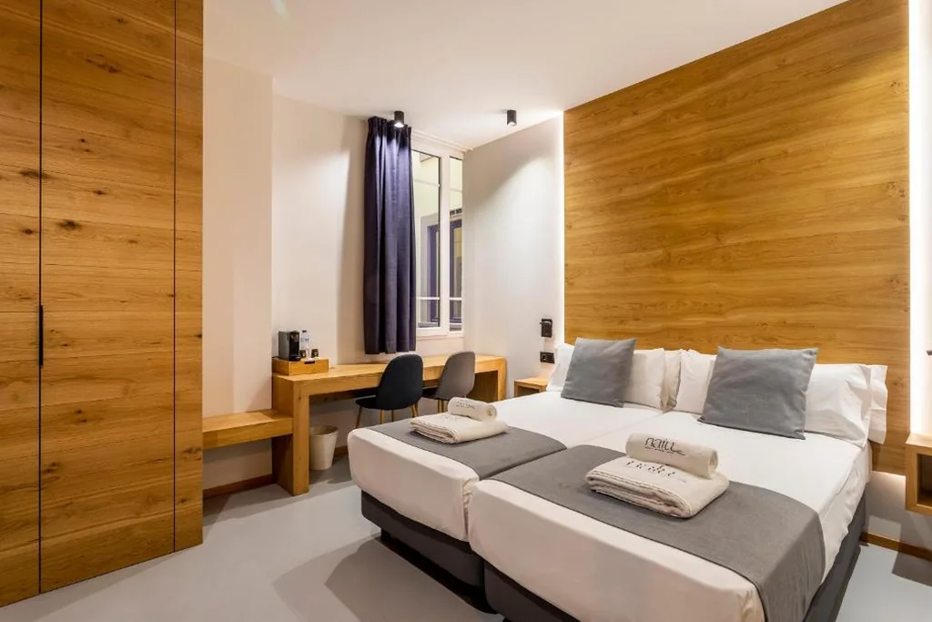 Habitación Doble Económica - 2 camas — NALU Valencia Boutique Rooms