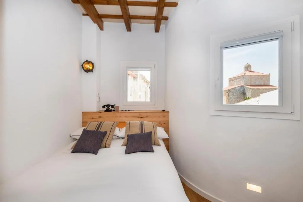 Camera Deluxe - 1 letto grande — Nao Catedral Boutique Hotel