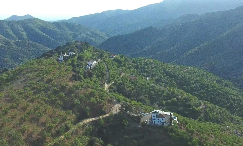 3ベッドルームハウス — Nature hideaway with private pool, garden & sauna 40 min to City Malaga