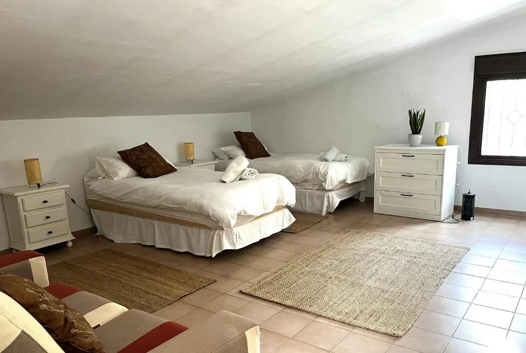 Nature hideaway with private pool, garden & sauna 40 min to City Malaga