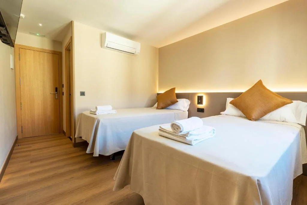 Doppelzimmer mit 1 oder 2 Betten — Negresco Plaza Mayor
