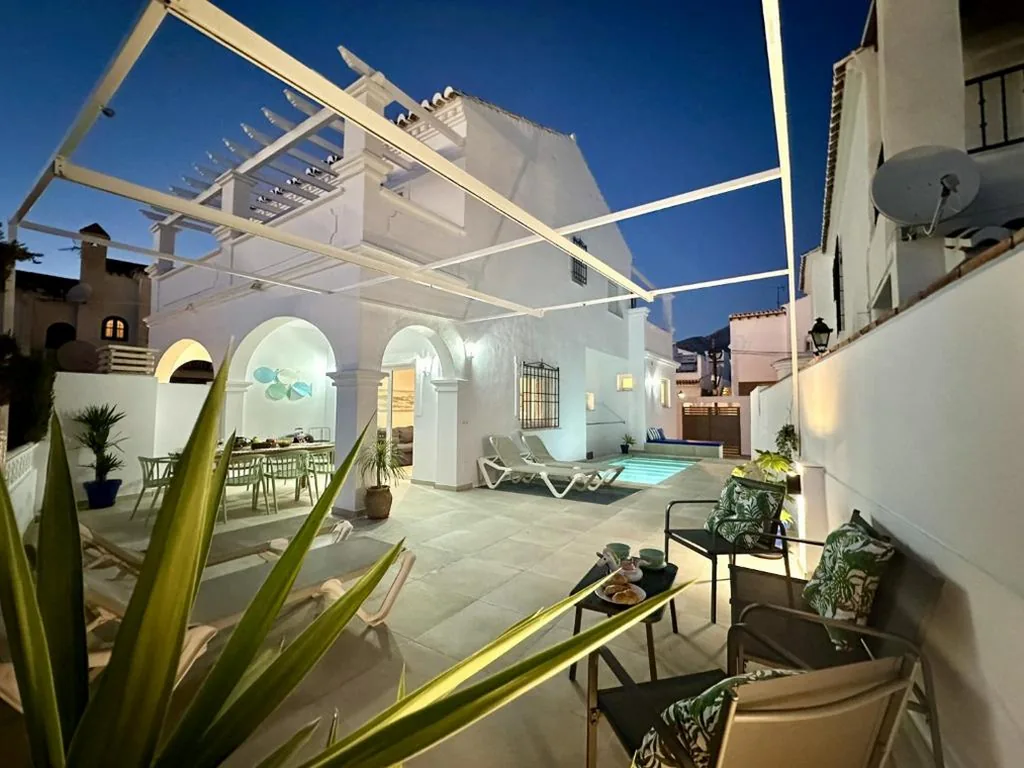 Villa con piscina privada — Nerja Paradise Rentals - Villa Calazul
