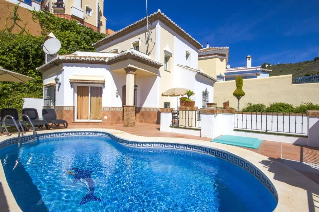 Nerja Villas Tamango Hill Silhouse