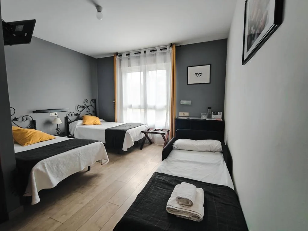 Habitación Triple — Nest El Camino
