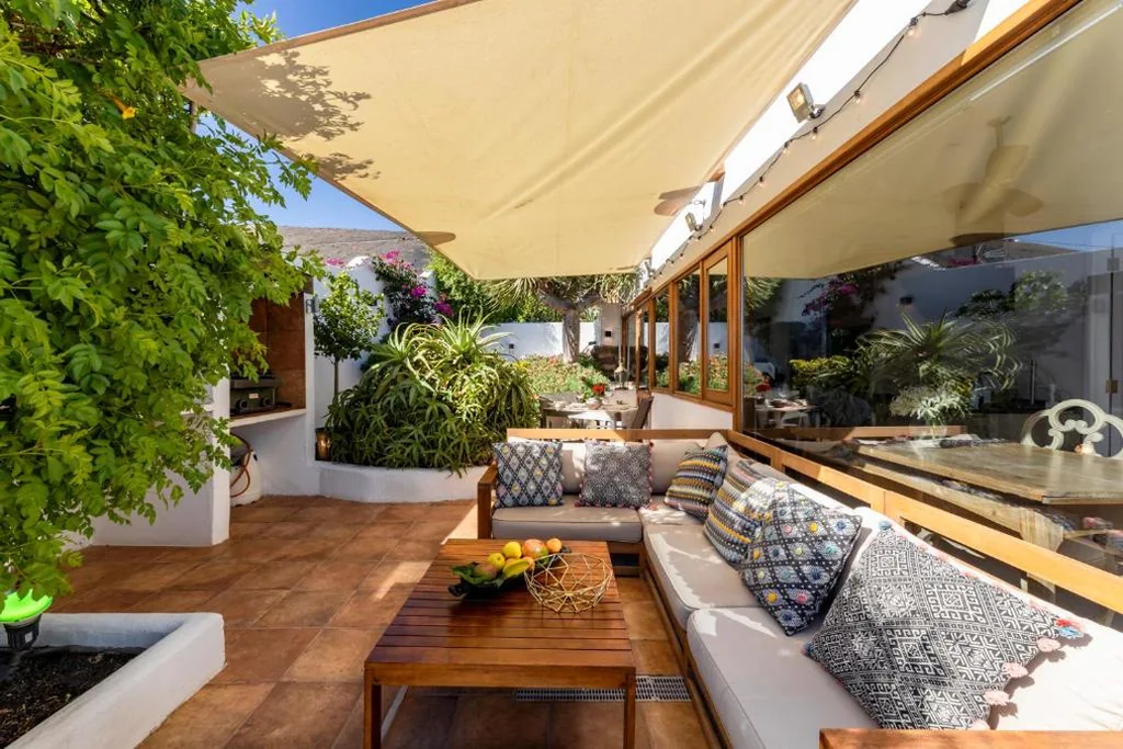 Villa met privézwembad — "NEW" Deluxe designer Villa Infinity, with Panoramic sea views,own exclusive heated private pool, subtropical gardens