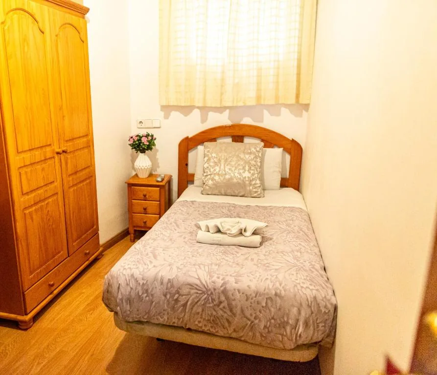 Quarto Individual Económico — New Go Inn
