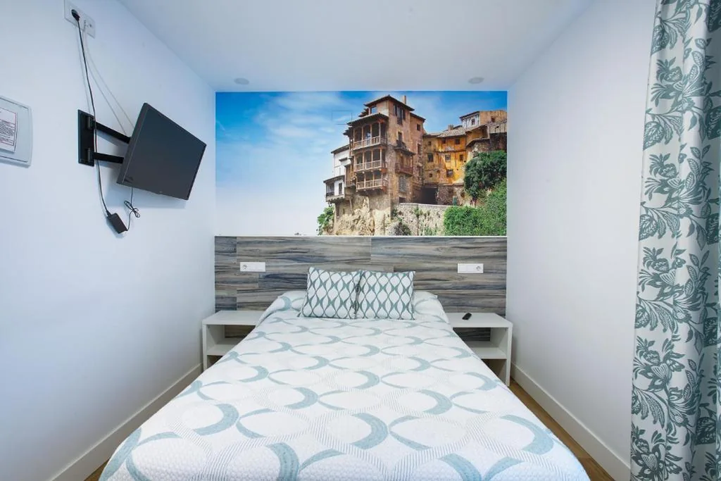 Habitación Doble con baño privado — New Hostal Cabañas