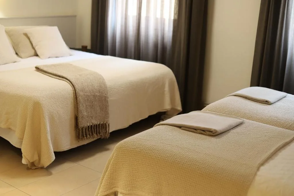 Familiekamer (2 volwassenen en 2 kinderen) — New Hotel Colon