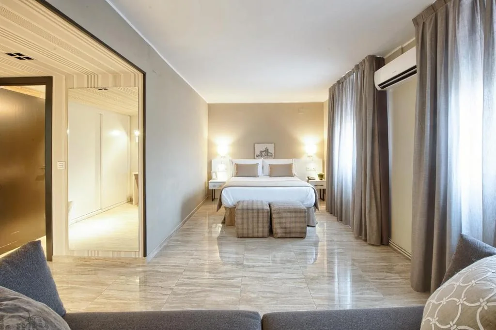 Junior Suite — New Hotel Colon