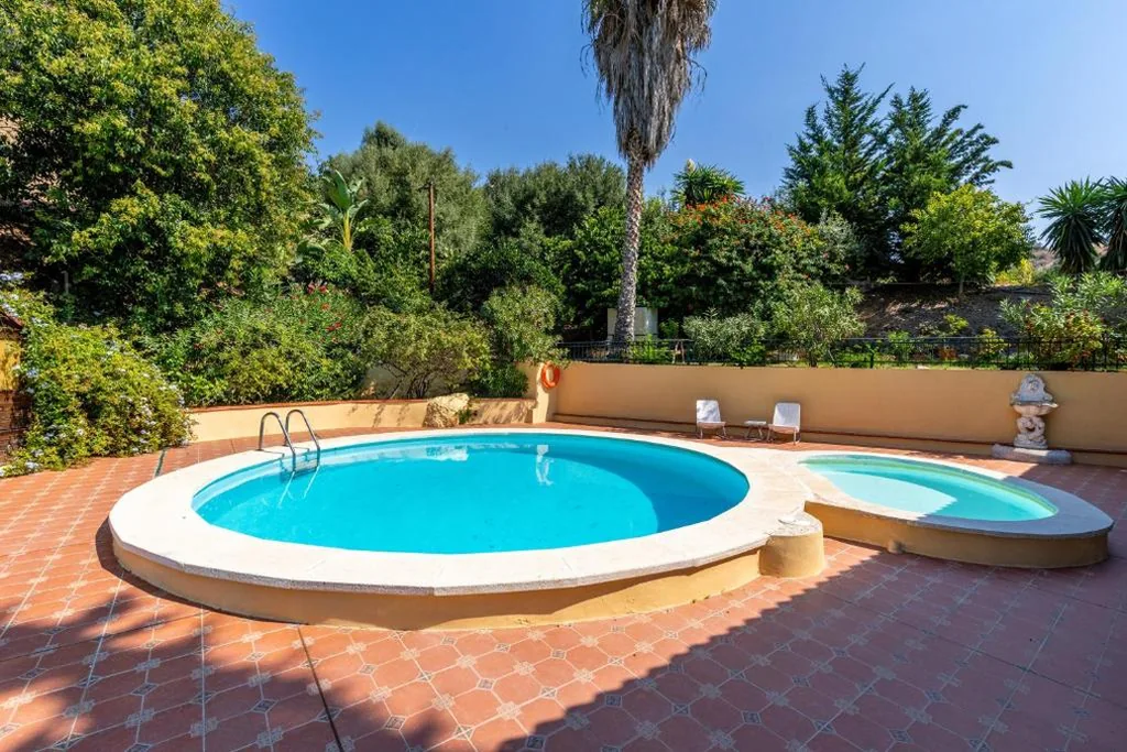 Two-Bedroom House — New House in Malaga Nature