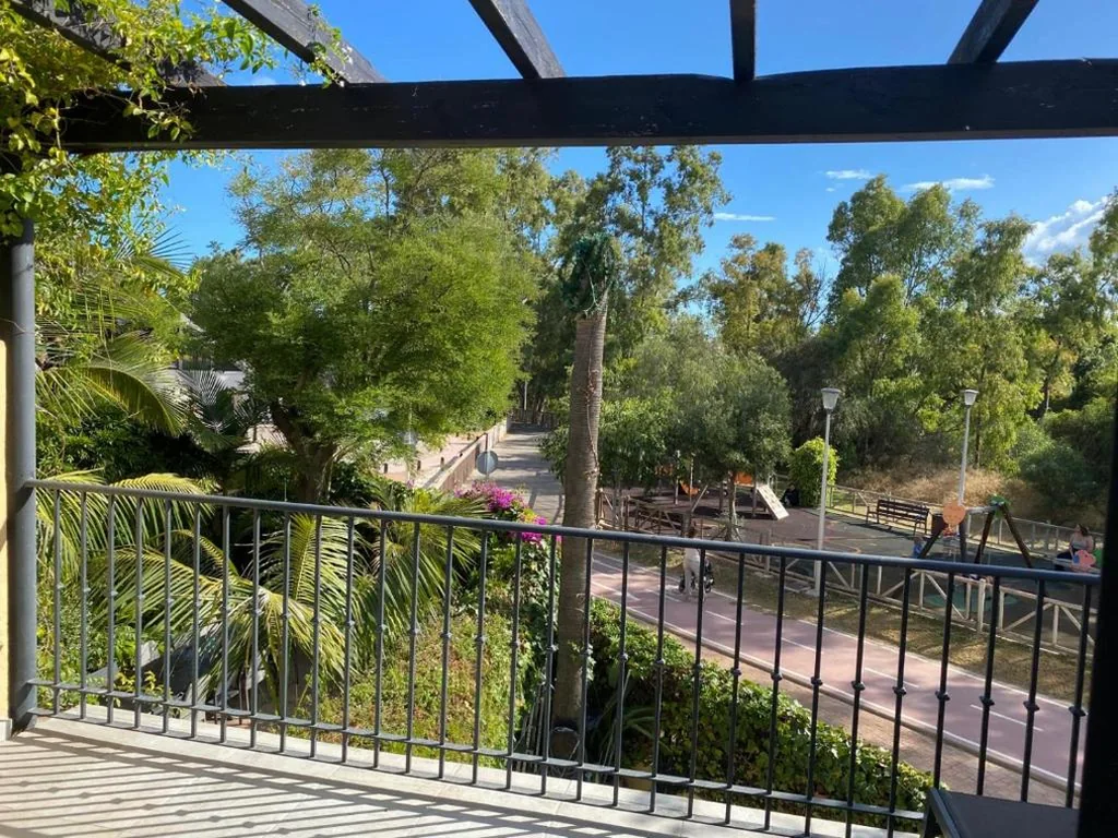 度假屋 — New - MiJa basement Loft Apartment steps from Beach - perfect for Sun and Sport Seekers