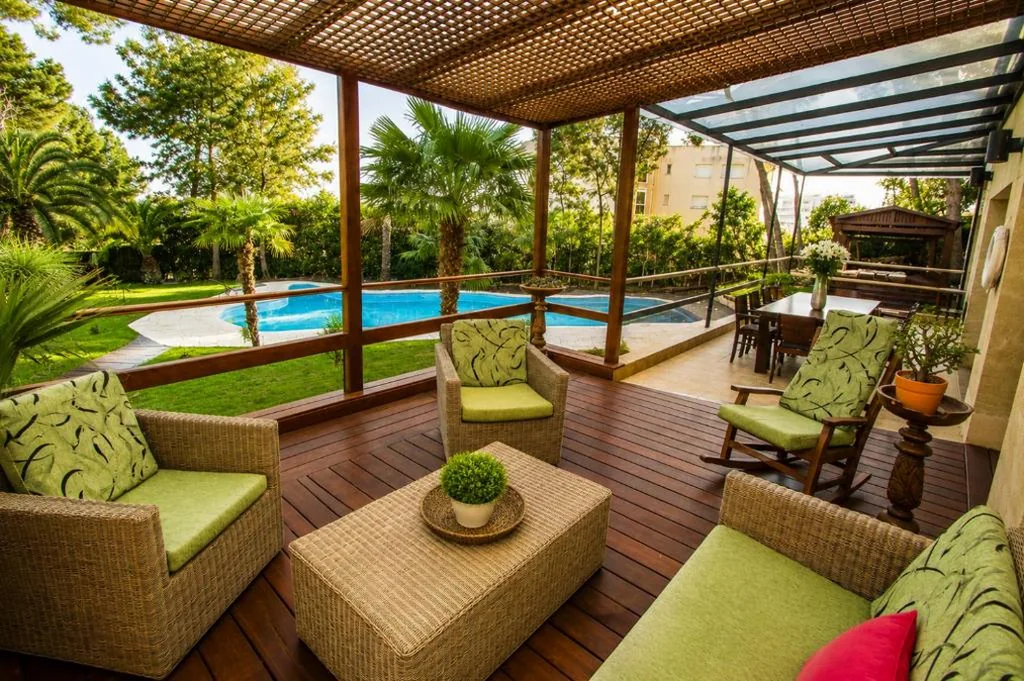 New Play Lake Villa