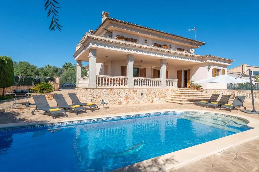 Villa — NEW!! Villa Can Albons