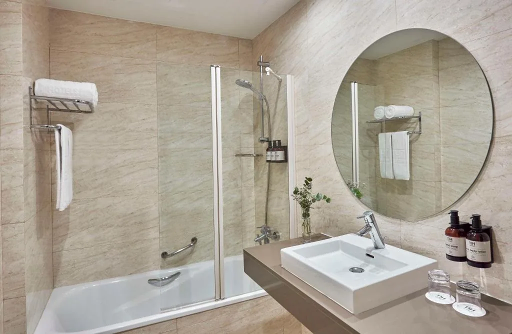 Superior-Doppelzimmer mit Zustellbett – 1 oder 2 Betten — NH Avenida Jerez