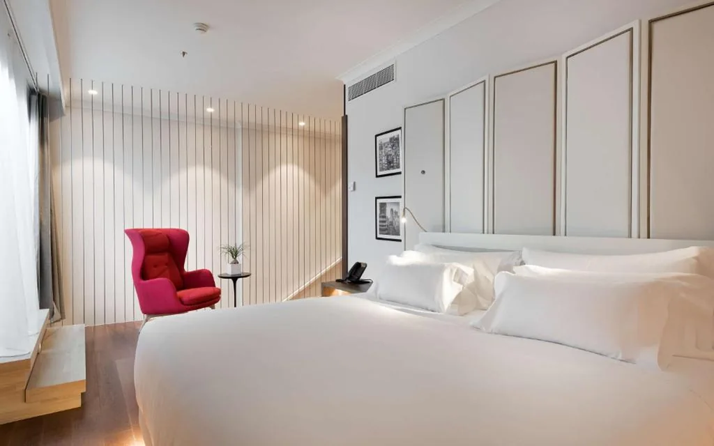 Suite Júnior com Vista, Terraço e Acesso ao Salão do Piso VIP — NH Collection Madrid Eurobuilding