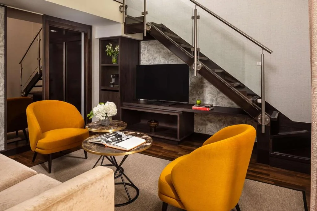 Suite Junior Dúplex con balcón — NH Collection Madrid Palacio de Tepa
