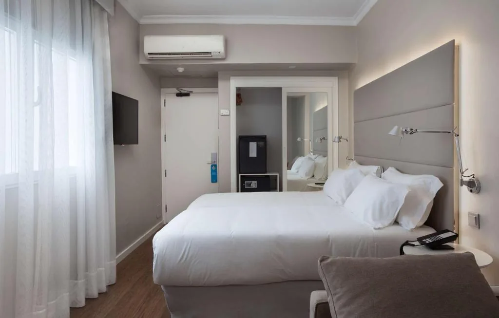 Habitación Doble con cama supletoria - 1 o 2 camas — NH Las Palmas Playa las Canteras