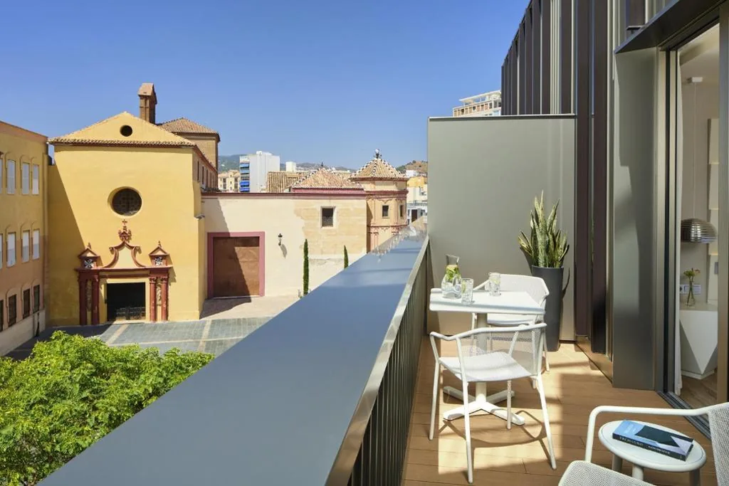 テラス付きスーペリアダブルルーム — NH Málaga