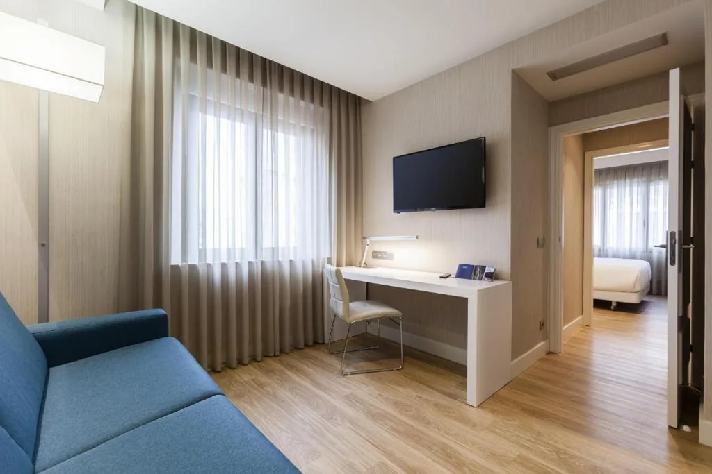 Habitación Familiar (2 adultos + 1 niño) — NH Oviedo Principado