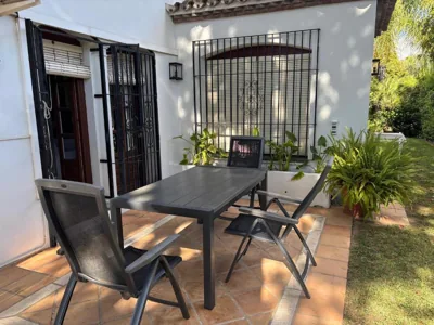 Nice villa with a garden — Foto 5