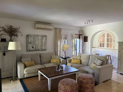 Nice villa with a garden — Foto 11