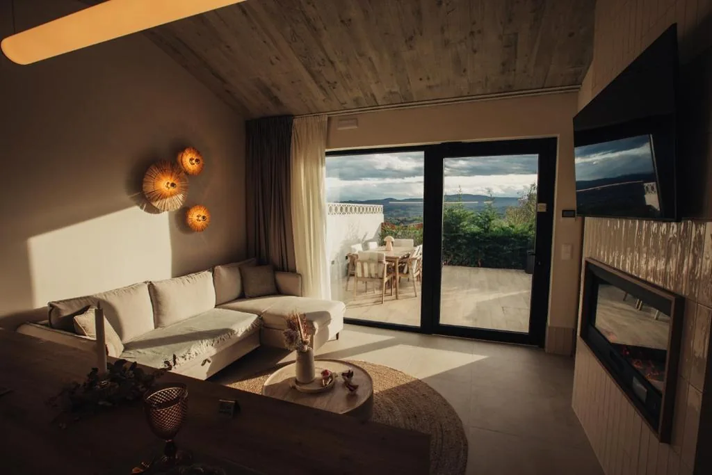 Niditas Suites & Horses