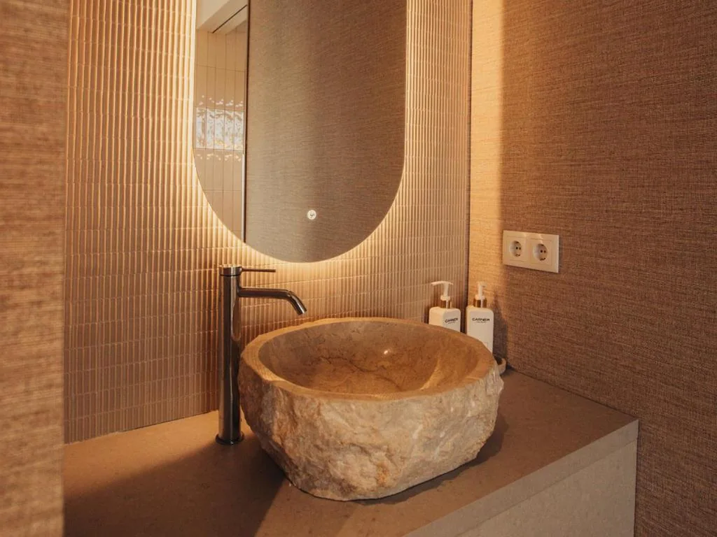Suite con vasca idromassaggio — Niditas Suites & Horses