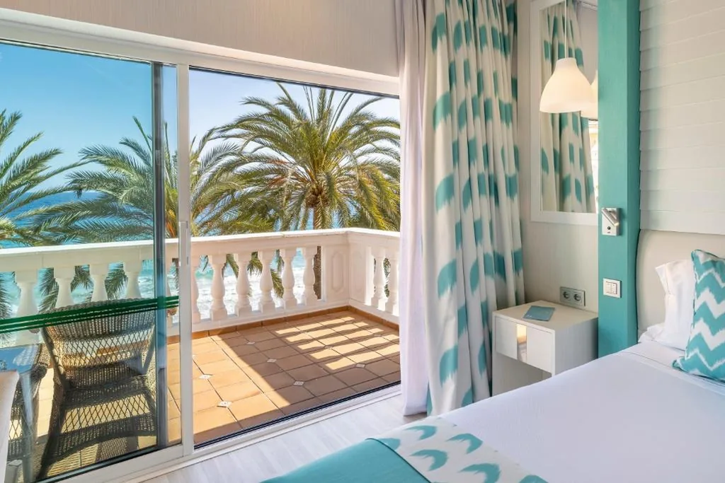 Chambre Triple Premium avec vue sur la mer — Nixe Palace