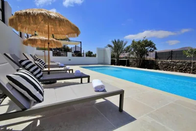 No 2. Stunning 4-Bedroom Villa with Large Pool — foto 12