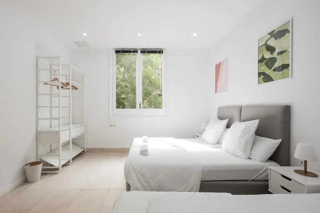Vierpersoonskamer met gedeelde badkamer — No Limit Barcelona Central