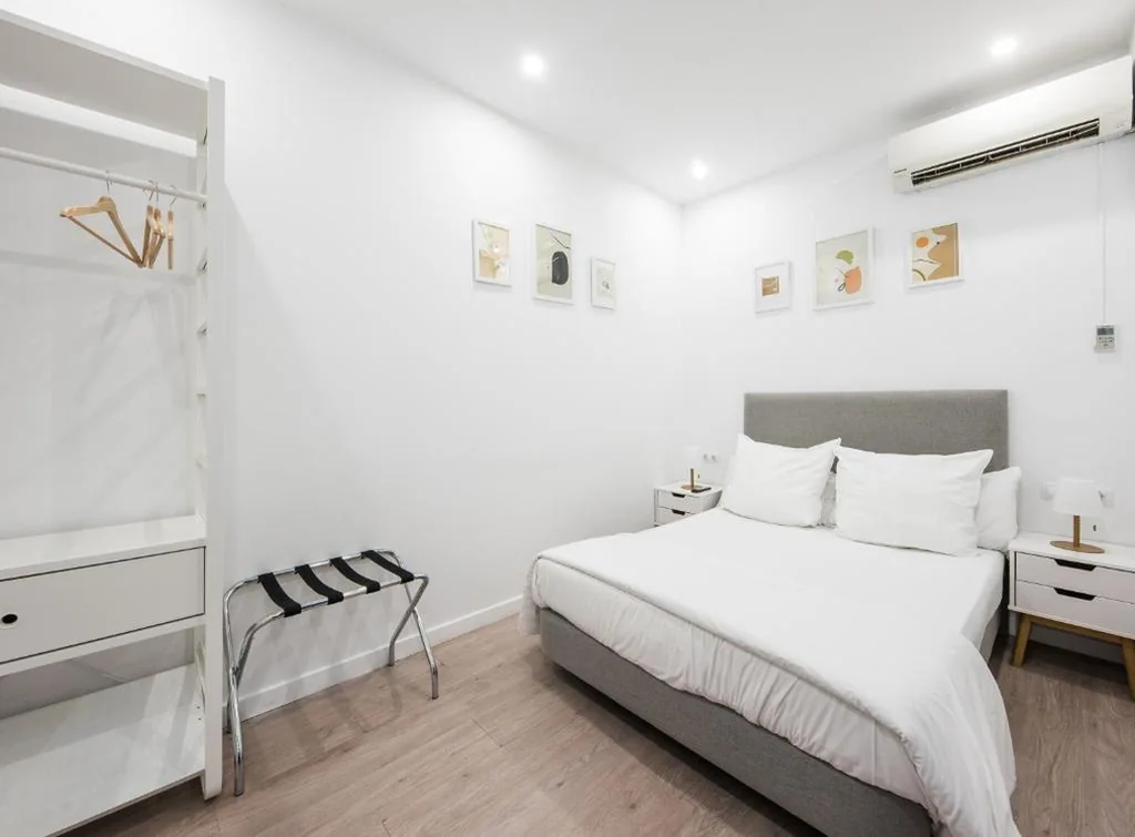 Tweepersoonskamer met eigen badkamer — No Limit Barcelona Central
