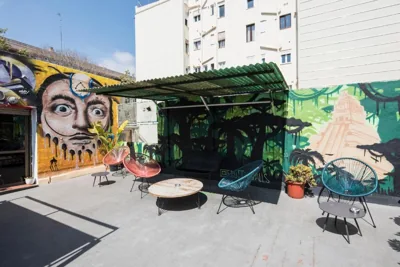 No Limit Hostel Graffiti — foto 7