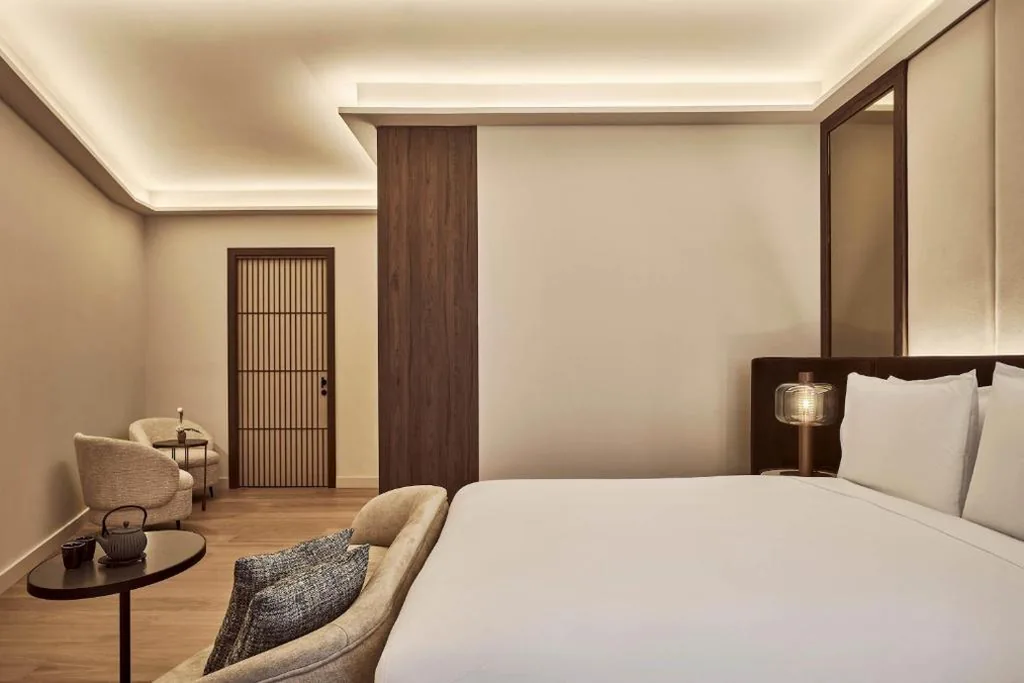 Quarto Premium adaptado para pessoas com deficiência — Nobu Hotel Madrid